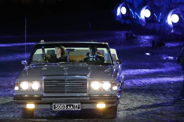 MOSCOW, RUSSIA - SEPTEMBER 4, 2016: French singer Mireille Mathieu (L) in a car at the closing ceremony of the 9th Spasskaya Tower international military music festival, in Red Square. Marina Lystseva TASS  TS02FD44