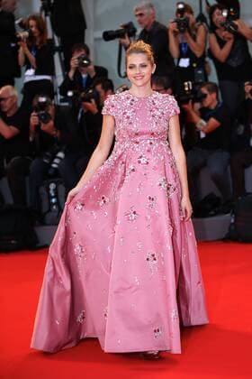 Wicked - Pressetermin zum Musical in Hongkong (160905) -- VENICE, Sept. 4, 2016 -- Actress Teresa Palmer arrives for the premiere of the movie Hacksaw Ridge at the 73rd Venice Film Festival in Venice, Italy, Sept. 4, 2016. ) (cyc) ITALY-VENICE-FILM FESTIVAL-HACKSAW RIDGE JinxYu 