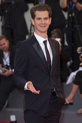 Wicked - Pressetermin zum Musical in Hongkong IPP DanieleCifal 04 09 2016 73. Internazionale d Arte Cinematografica Festival del Cinema di Venezia Filmfestival - Hacksaw Ridge Premiere Andrew Garfield  0