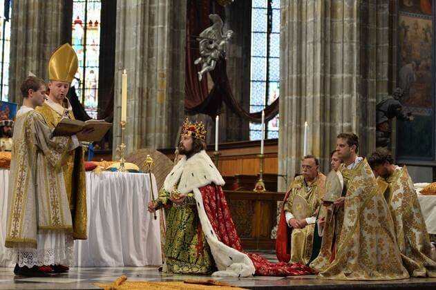A re-enactment of the coronation of Charles IV (1316-1378) as king of Bohemia was staged in Prague s St Vitus Cathedral, Prague, Czech Republic, September 4, 2016 at the close of two-day festivity the City of Prague and Charles University jointly organised to mark the Holy Roman emperor s 700th birth anniversary. (CTKxPhoto KaterinaxSulova) CTKPhotoP201609040319601  SUK_4200