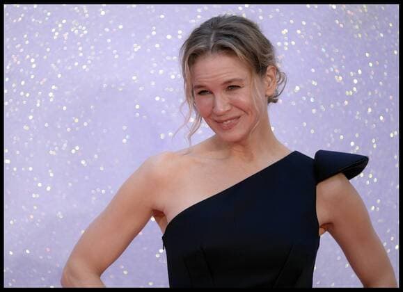 . 05 09 2016. London, United Kingdom. Bridget Jones s Baby premiere. Guest arrive at the Odeon in Leicester square for the Bridget Jones s Baby premiere.  xAndrewxParsonsx xi-Imagesx IIM-13383-0042