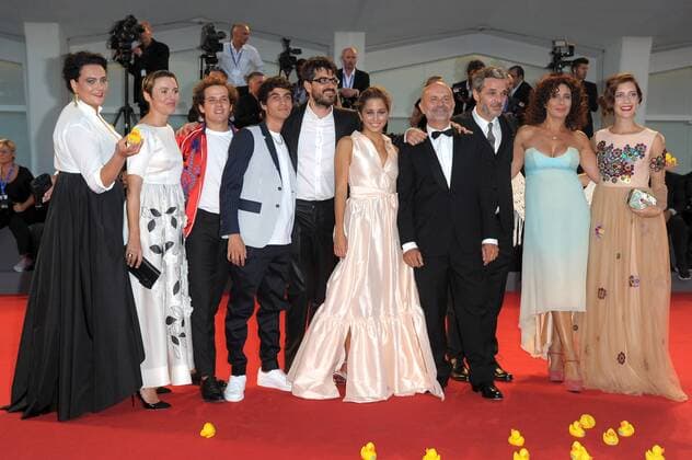 Bilder des Tages Filmfestspiele Venedig - Piuma Filmpremiere 73rd Venice Film Festival, Red Carpet film Piuma . Pictured: Roan Johnson, Luigi Fedele, Blu Yoshimi, Brando Pacitto, Michela Cescon , Sergio Pierattini, Francesco Colella, Clara Alonso, Francesca Michielin , Francesca Turrini, Francesca Antonrelli Copyright: xAlbertoxTerenghi Veneziax2016x