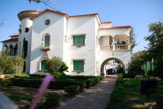 A view of Juan Gabriel s house in Ciudad Juarez, Mexico, 05 September 2016. Juan Gabriel will receive a tribute at the Palace of Beaux Arts of Mexico City, Mexico this afternoon. EFE Alejandro Bringas JUAN GABRIEL S ASHES HEAD TO MEXICO CITY FROM CIUDAD JUAREZ !ACHTUNG: NUR REDAKTIONELLE NUTZUNG!  MEX001 20160905-636087086929870886