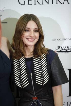 Spanish actress Maria Valverde poses as she arrives at the premiere of the film Gernika by Koldo Serra, at Palafox cinema in Madrid, Spain, 05 September 2016. EFE JuanJo Martin PREMIERE OF THE FILM GERNIKA IN MADRID !ACHTUNG: NUR REDAKTIONELLE NUTZUNG!  MAD001 20160905-636087110162764400