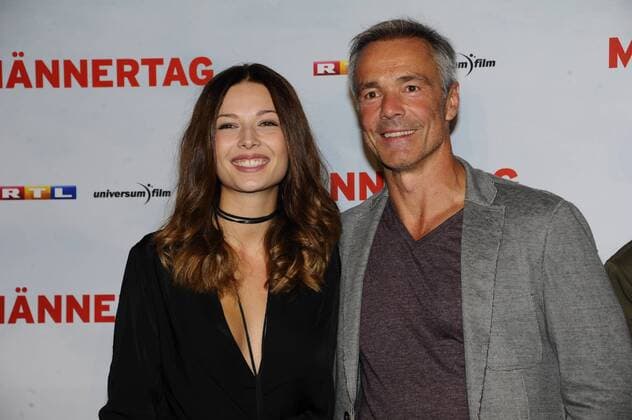 Filmpremiere von Männertag in München - Hannes Jaenicke mit Begleitung Premiere Männertag Film Kino Fernsehen Mathäser Filmpalast München 05. September 2016