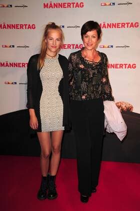 Jule Ronstedt mit Tochter Helene bei der Film Premiere von Männertag am 5.09.2016 in München Maennertag Kinopremiere in Muenchen, 2016 