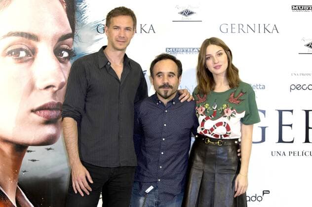 James D Arcy, Koldo Serra und Maria Valverde beim Photocall zum Kinofilm Gernika im Cine Palafox. Madrid, 05.09.2016 James D Arcy, Koldo Serra, Maria Valverde  Foto:xDyDxFotografosx xFuturexImage