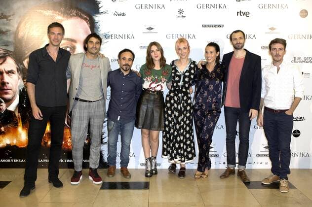 James D Arcy, Alex Garcia, Koldo Serra, Maria Valverde, Ingrid Garcia Jonsson, Barbara Goenaga, Julian Villagran und Victor Clavijo beim Photocall zum Kinofilm Gernika im Cine Palafox. Madrid, 05.09.2016 James D Arcy, Ãlex Garcia, Koldo Serra, Maria Valverde, Ingrid Garcia Jonsson, Barbara Goenaga, Julian Villagran, Victor Clavijo Foto:xDyDxFotografosx xFuturexImage