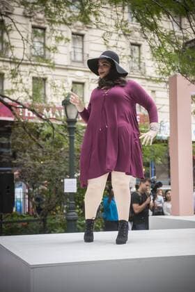 Ashley Nell Tipton Modenschau in New York Ashley Nell Tipton plus-sized fashions for JCPenney JCPenney presents a fashion show of clothing for plus sized women created by designer Ashley Nell Tipton in Greeley Square in New York on Tuesday, September 6, 2016. Tipton is partnering with the department store in a plus-sized line for JCPenney s Boutique+ brand. Tipton was the winner of season 14 of Project Runway. (  RichardxB.xLevine