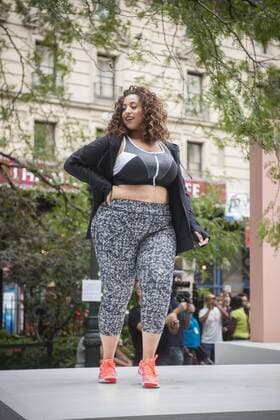 Ashley Nell Tipton Modenschau in New York Ashley Nell Tipton plus-sized fashions for JCPenney JCPenney presents a fashion show of clothing for plus sized women created by designer Ashley Nell Tipton in Greeley Square in New York on Tuesday, September 6, 2016. Tipton is partnering with the department store in a plus-sized line for JCPenney s Boutique+ brand. Tipton was the winner of season 14 of Project Runway. (  RichardxB.xLevine