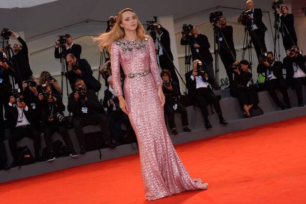Filmfestspiele Venedig - The Bad Batch Filmpremiere 211074 Degun Starface 2016-09-06 venise Italie Mostra 2016. 73nd Venice International Film Festival. Red Carpet of The bad batch the movie. Suki Waterhouse (actress). Waterhouse, Suki  Copyright: xDegunx xStarfacex STAR_211074_008