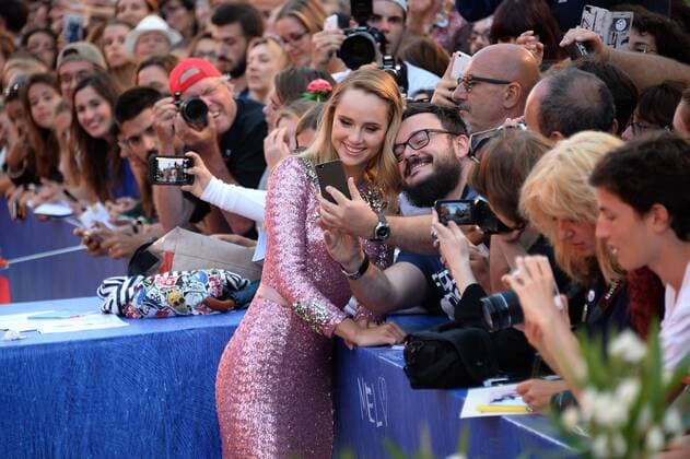 Filmfestspiele Venedig - The Bad Batch Filmpremiere 211074 Degun Starface 2016-09-06 venise Italie Mostra 2016. 73nd Venice International Film Festival. Red Carpet of The bad batch the movie. Suki Waterhouse (actress). Waterhouse, Suki  Copyright: xDegunx xStarfacex STAR_211074_018