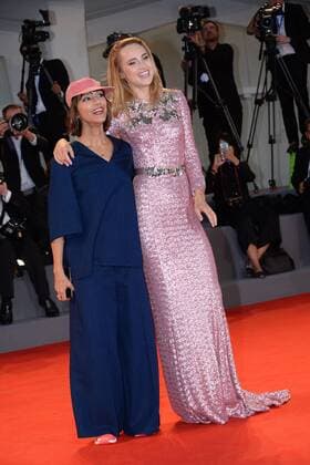 Filmfestspiele Venedig - The Bad Batch Filmpremiere 211074 Degun Starface 2016-09-06 venise Italie Mostra 2016. 73nd Venice International Film Festival. Red Carpet of The bad batch the movie.Ana Lily Amirpour (director), Suki Waterhouse (actress). Waterhouse, Suki  Copyright: xDegunx xStarfacex STAR_211074_020