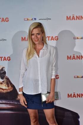 Schauspielerin Nele Kiper posiert am 06.09.2016 in Köln bei der Premiere des Films Männertag auf dem roten Teppich.