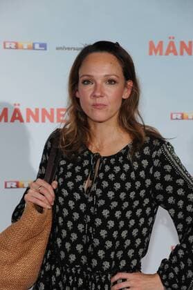 Komikerin, Sängerin und Schauspielerin Carolin Kebekus posiert am 06.09.2016 in Köln bei der Premiere des Films Männertag auf dem roten Teppich.