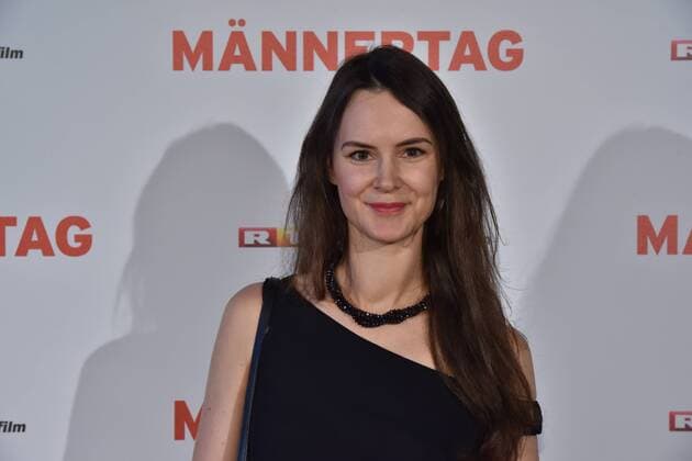 Schauspielerin Rosalie Wolff posiert am 06.09.2016 in Köln bei der Premiere des Films Männertag auf dem roten Teppich.