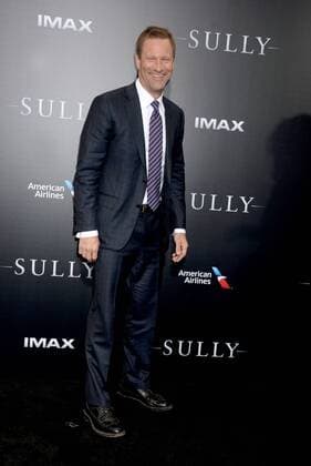 Aaron Eckhart arrives on the red carpet at the Sully New York Premiere at Alice Tully Hall on September 6, 2016 in New York City.  NYP201609063101 DENNISxVANxTINE