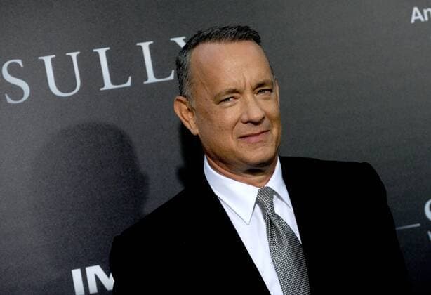 Tom Hanks arrives on the red carpet at the Sully New York Premiere at Alice Tully Hall on September 6, 2016 in New York City.  NYP201609063061 DENNISxVANxTINE