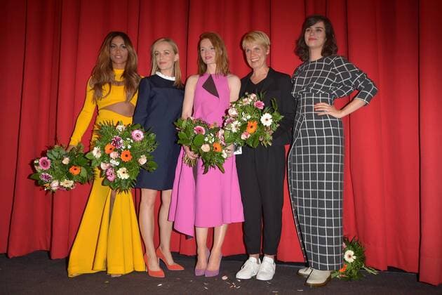 Weltpremiere SMS fuer Dich Enissa Amani, Friederike Kempter, Karoline Herfurth, Cordula Stratmann, Nora Tschirner Ankunft zur Weltpremiere SMS fuer Dich im CineStar im Sony Center in Berlin am 06.09.2016