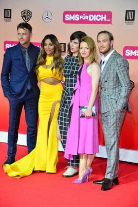 Weltpremiere SMS fuer Dich Friedrich Muecke, Enissa Amani, Nora Tschirner, Karoline Herfurth, Frederick Lau Ankunft zur Weltpremiere SMS fuer Dich im CineStar im Sony Center in Berlin am 06.09.2016