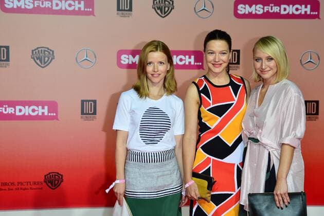 Weltpremiere SMS fuer Dich Karoline Schuch, Hannah Herzsprung, Anna Maria Muehe Ankunft zur Weltpremiere SMS fuer Dich im CineStar im Sony Center in Berlin am 06.09.2016