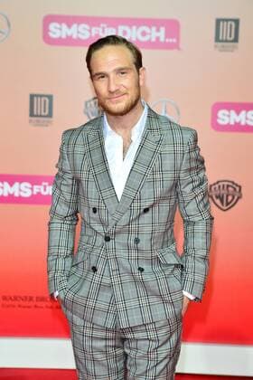 Weltpremiere SMS fuer Dich Frederick Lau Ankunft zur Weltpremiere SMS fuer Dich im CineStar im Sony Center in Berlin am 06.09.2016