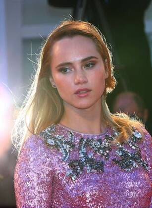(160906) -- VENICE, Sept. 6, 2016 -- Actress Suki Waterhouse arrives for the premiere of the movie The Bad Batch at the 73rd Venice Film Festival in Venice, Italy, on Sept. 6, 2016. ) ITALY-VENICE-FILM FESTIVAL-THE BAD BATCH-PREMIERE GongxBin 