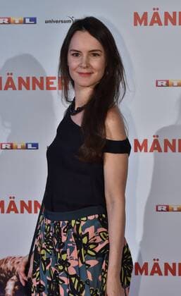 Schauspielerin Rosalie Wolff posiert am 06.09.2016 in Köln bei der Premiere des Films Männertag auf dem roten Teppich.