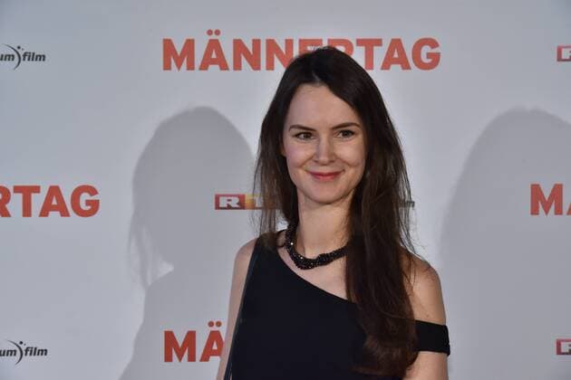 Schauspielerin Rosalie Wolff posiert am 06.09.2016 in Köln bei der Premiere des Films Männertag auf dem roten Teppich.