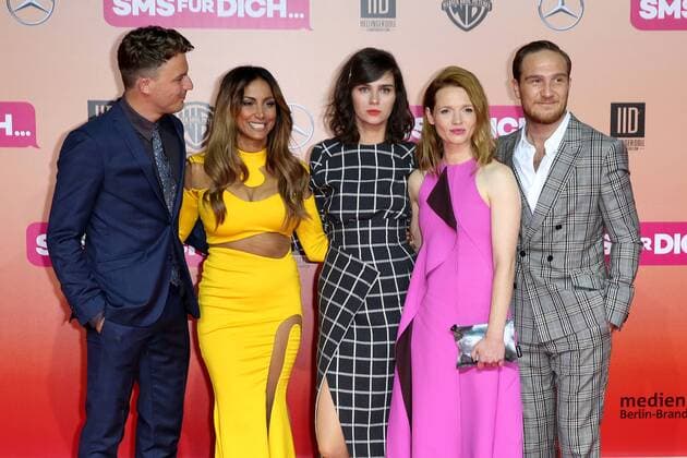 Friedrich Mücke, Enissa Amani, Nora Tschirner, Karoline Herfurth und Frederick Lau bei der SMS für Dich Filmpremiere am 06.09.2016 in Berlin SMS fuer Dich Kinopremiere in Berlin, 2016 
