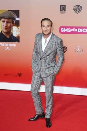 Frederick Lau bei der SMS für Dich Filmpremiere am 06.09.2016 in Berlin SMS fuer Dich Kinopremiere in Berlin, 2016 