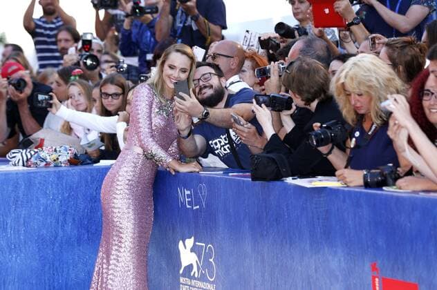 Suki Waterhouse attending the The Bad Batch premiere at the 73rd Venice International Film Festival on September 06, 2016 in Venice, Italy. Foto:xD.xBedrosianx xFuturexImage