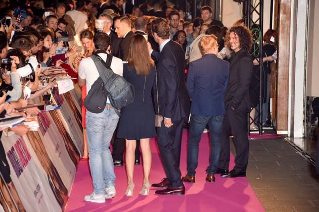 Renee Zellweger mit Freund Doyle Bramhall - Film, Bridget Jones s Baby Premiere - Paris - 06 09 2016 LionelUrman Panoramic 