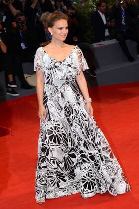 Filmfestspiele Venedig - Natalie Portman während der Jackie Filmpremiere 211120 Degun Starface 2016-09-07 venise Italie Mostra 2016. 73nd Venice International Film Festival. Red Carpet of Jackie movie.Nathalie Portman. Portman, Natalie  Copyright: xDegunx xStarfacex STAR_211120_010