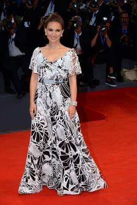 Filmfestspiele Venedig - Natalie Portman während der Jackie Filmpremiere 211120 Degun Starface 2016-09-07 venise Italie Mostra 2016. 73nd Venice International Film Festival. Red Carpet of Jackie movie.Nathalie Portman. Portman, Natalie  Copyright: xDegunx xStarfacex STAR_211120_013
