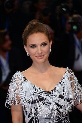 Filmfestspiele Venedig - Jackie Filmpremiere 211120 Degun Starface 2016-09-07 venise Italie Mostra 2016. 73nd Venice International Film Festival. Red Carpet of Jackie movie.Nathalie Portman. Portman, Natalie  Copyright: xDegunx xStarfacex STAR_211120_025