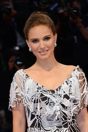 Filmfestspiele Venedig - Jackie Filmpremiere 211120 Degun Starface 2016-09-07 venise Italie Mostra 2016. 73nd Venice International Film Festival. Red Carpet of Jackie movie.Nathalie Portman. Portman, Natalie  Copyright: xDegunx xStarfacex STAR_211120_031