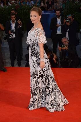 Filmfestspiele Venedig - Jackie Filmpremiere 211120 Degun Starface 2016-09-07 venise Italie Mostra 2016. 73nd Venice International Film Festival. Red Carpet of Jackie movie.Nathalie Portman. Portman, Natalie  Copyright: xDegunx xStarfacex STAR_211120_038