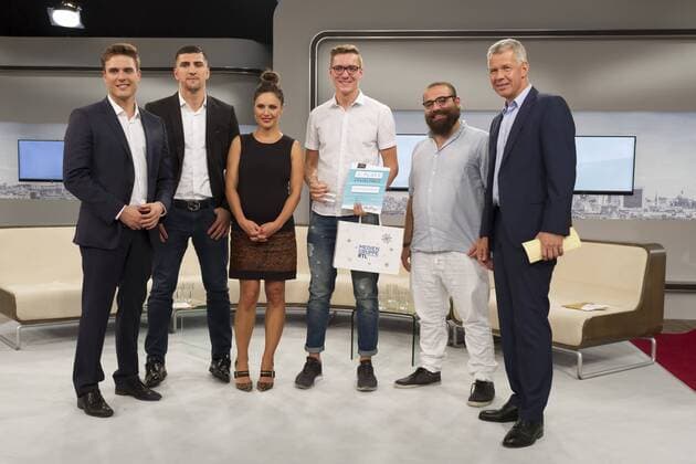 Constantin Schreiber, Marco Huck, Nazan Eckes (schwanger 7.Monat) Preistraeger Philipp Berkmann, Firas al-Shater und Peter Kloeppel - Preisverleihung des RTL Com. mit Award auf der IFA in Berlin am 07.09.2016. RTL COM.MIT AWARD