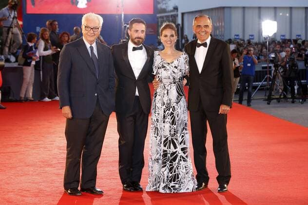 President of the festival Paolo Baratta, director Pablo Larrain, actress Natalie Portman and director of the festival Alberto Barbera attending the Jackie premiere at the 73rd Venice International Film Festival on September 07, 2016 Foto:xD.xBedrosianx xFuturexImage