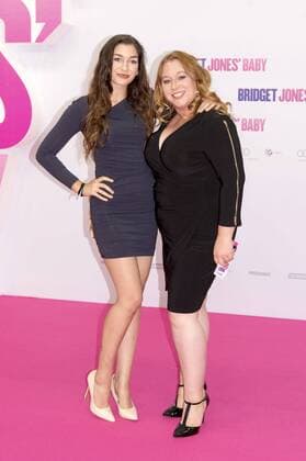Rebecca Siemoneit-Barum mit Tochter Rachel bei der Premiere des Kinofilms Bridget Jones Baby Bridget Jones s Baby im Zoo Palast. Berlin, 07.09.2016 Foto:xK.xWernerx xFuturexImage