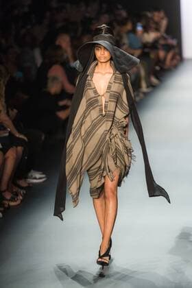 (160908) -- NEW YORK, Sept. 8, 2016 -- A model displays a creation of Nicholas K 2017 Spring Summer collection during the New York Fashion Week in New York, the United States, Sept.8, 2016. ) U.S.-NEW YORK-FASHION WEEK-NICHOLAS K LixChangxiang 