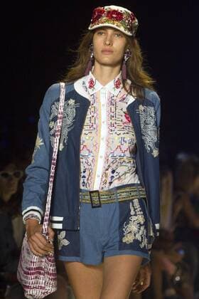 New York Fashion Week - Desigual Modenschau A model presents the creations of Desigual during the opening day of the New York Fashion Week in New York, United States, 08 September 2016. DESIGUAL PRESENTS NEW WOMEN S COLLECTION IN NEW YORK !ACHTUNG: NUR REDAKTIONELLE NUTZUNG!  NYC001 20160908-636089751607709696