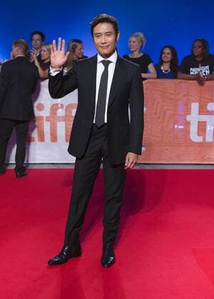 Toronto International Film Festival - The Magnificent Seven Filmpremiere TORONTO, Sept. 8, 2016 -- Actor Byung-Hun Lee poses for photos before the The Magnificent Seven premiere during the 41st Toronto International Film Festival (TIFF) in Toronto, Canada, Sept. 8, 2016. ) (djj) CANADA-TORONTO-TIFF-THE MAGNIFICENT SEVEN-PREMIERE ZouxZheng 