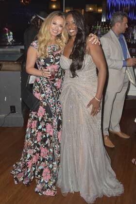 Katarina Van Derham und Angelique Fawcette bei der After-Party der Weltpremiere der Sci-Fi Parodie Unbelievable!!!!! im Ohm Nightclub. Los Angeles, 07.09.2016 Foto:xD.xStarbuckx xFuturexImage