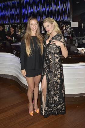 Brooke Newton mit Gast bei der After-Party der Weltpremiere der Sci-Fi Parodie Unbelievable!!!!! im Ohm Nightclub. Los Angeles, 07.09.2016 Foto:xD.xStarbuckx xFuturexImage