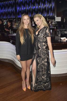 Brooke Newton mit Gast bei der After-Party der Weltpremiere der Sci-Fi Parodie Unbelievable!!!!! im Ohm Nightclub. Los Angeles, 07.09.2016 Foto:xD.xStarbuckx xFuturexImage