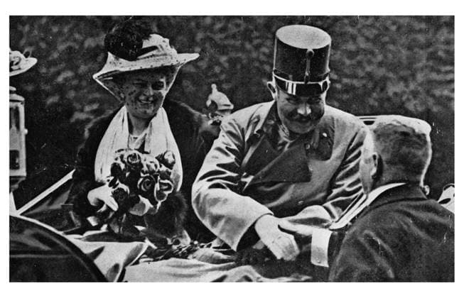 Arch Duke Franz Ferdinand and his wife as they depart for the journey into Sarajevo where they were assassinated 28th June 1914 WHA  !ACHTUNG AUFNAHMEDATUM GESCHÄTZT! Copyright: WHA UnitedArchivesWHA_059_0083