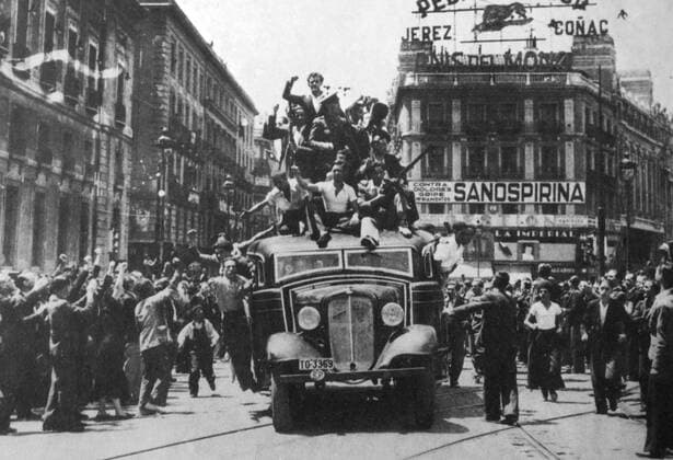 Republican militias depart from to join forces opposing the nationalists led by Franco. July 1936 at the beginning of the Spanish Civil War WHA  !ACHTUNG AUFNAHMEDATUM GESCHÄTZT! Copyright: WHA UnitedArchivesWHA_064_0267
