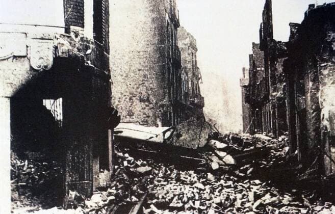 air raid attack on the Basque town of Guernica, Spain, during the Spanish Civil War. by the German air force s Condor Legion and the Italian Aviazione Legionaria, under the code name: Operation Rügen. The number of victims of the attack is still disputed; the Basque government reported 1,654 people killed. WHA  !ACHTUNG AUFNAHMEDATUM GESCHÄTZT! Copyright: WHA UnitedArchivesWHA_064_0520